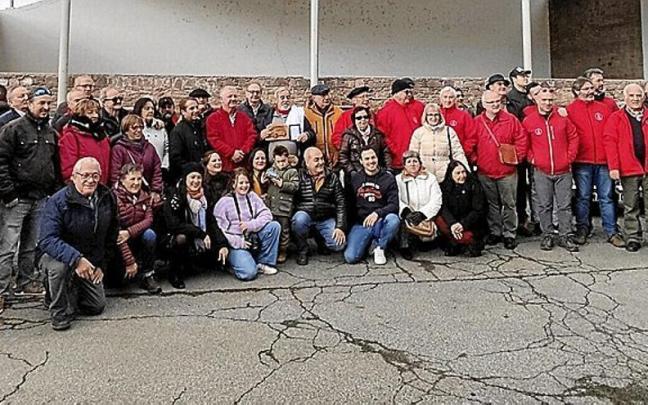 Luis Miguel Lameirinhas recibe un homenaje por su pr&oacute;xima jubilaci&oacute;n.