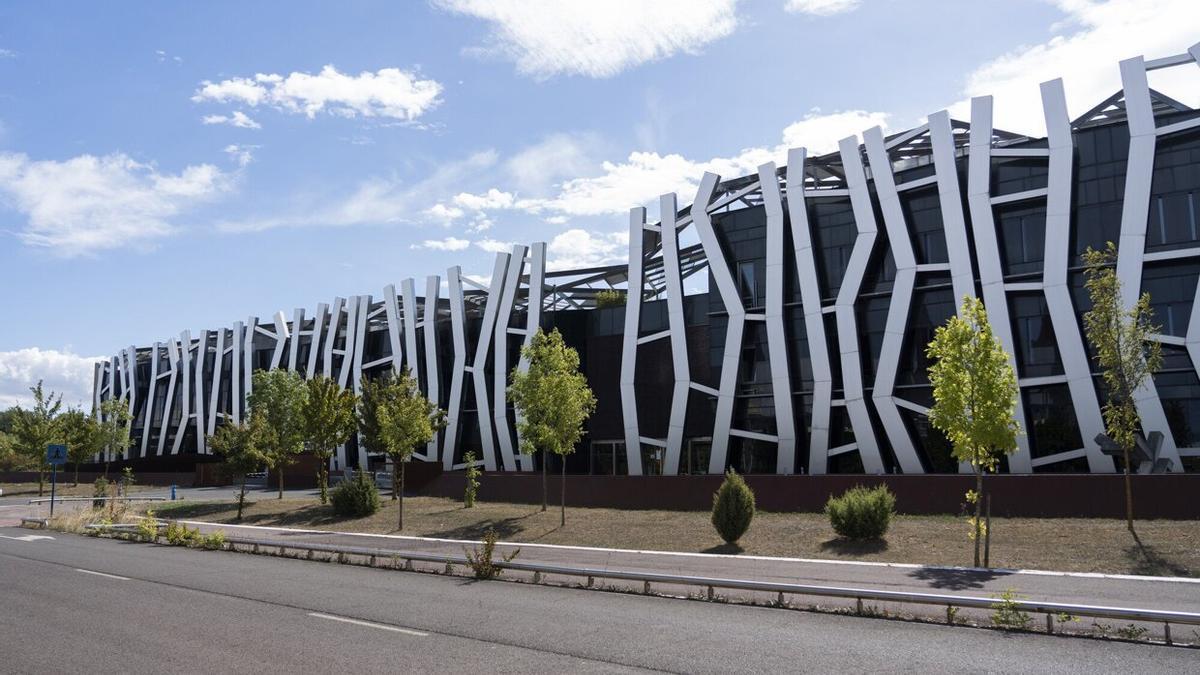 Exterior de la universidad Euneiz.