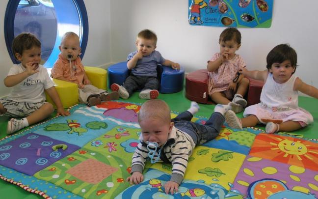 Varios bebés en una de las aulas de la Escuela Infantil de Cadreita, en una imagen de archivo. Varios bebés en una de las aulas de la Escuela Infantil de Cadreita, en una imagen de archivo.