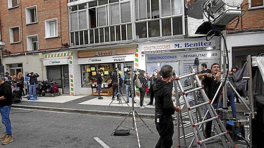 Rodaje de una película en una calle de Gasteiz.