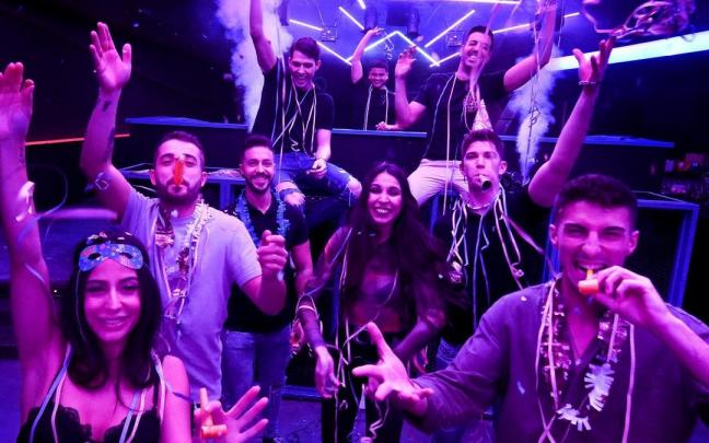 En el interior de la discoteca Sonora.