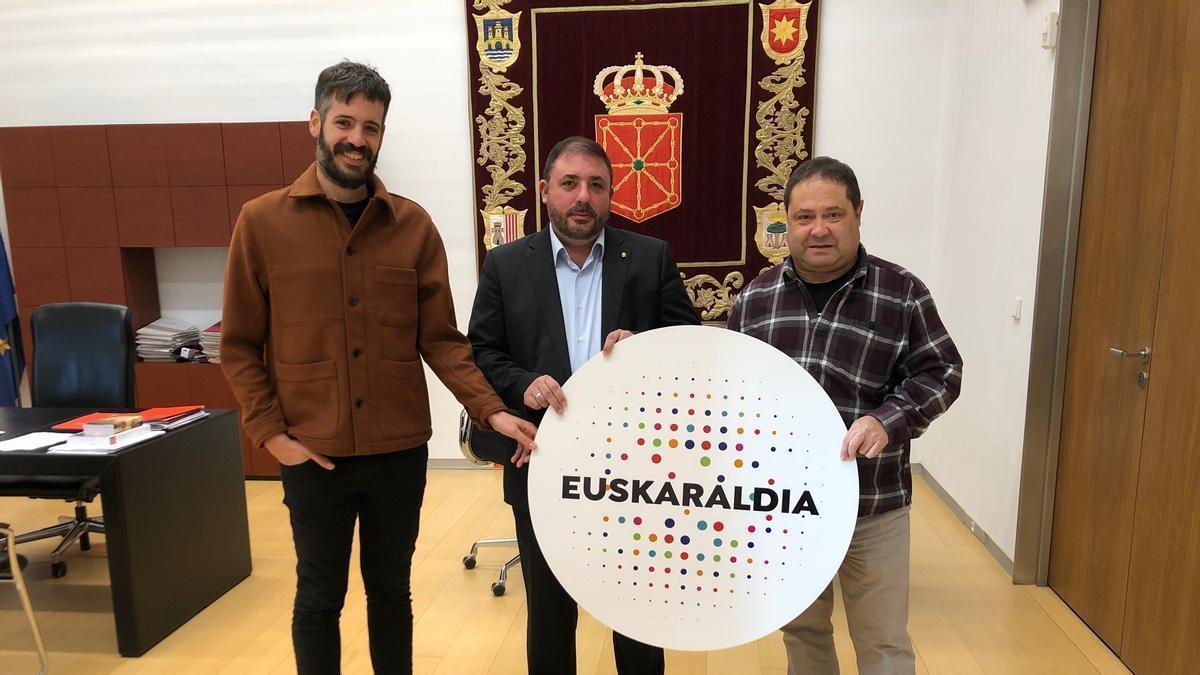 Unai Hualde con Oskar Zapata e Iñaki Sagardoi