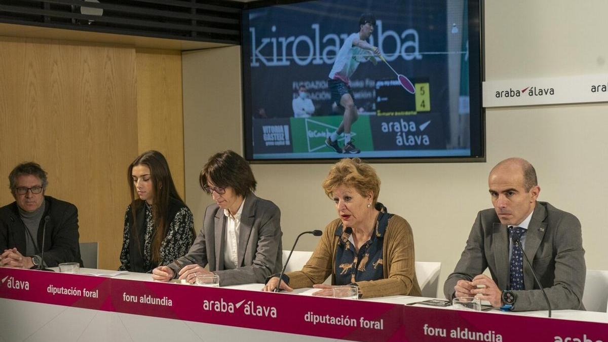 Representante de las instituciones alavesas durante la presentación del torneo