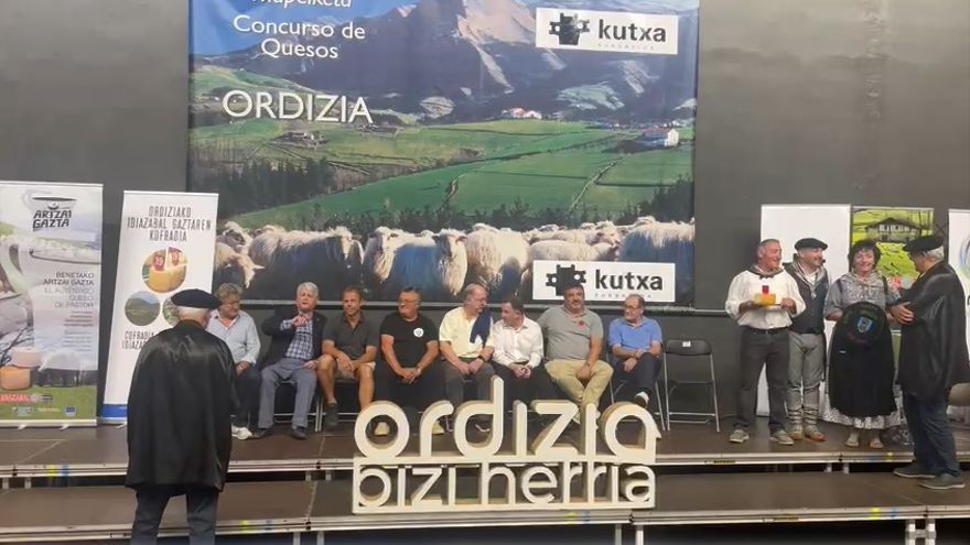 Subasta del ganador del concurso de Queso Idiazabal de Ordizia