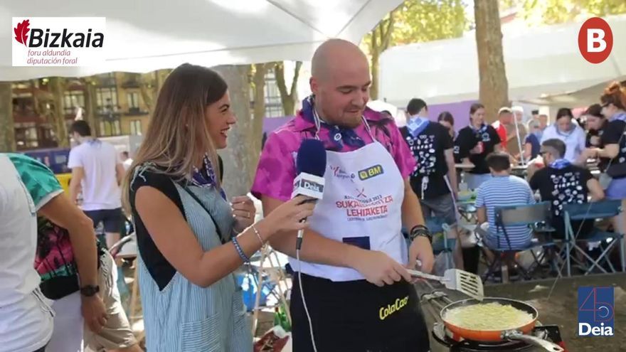 La tortilla, estrella del concurso gastronómico de este martes en el Arenal