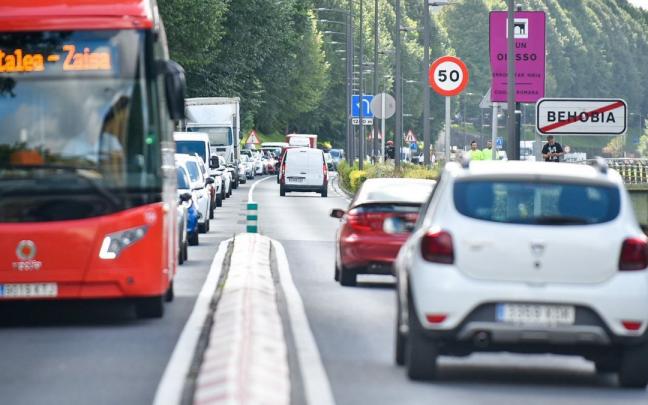 Colas en la muga este viernes