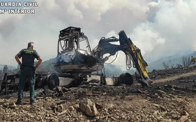La Guardia Civil investiga a cinco personas como presuntas responsables del incendio de Ateca en Zaragoza. La Guardia Civil investiga a cinco personas como presuntas responsables del incendio de Ateca en Zaragoza.
