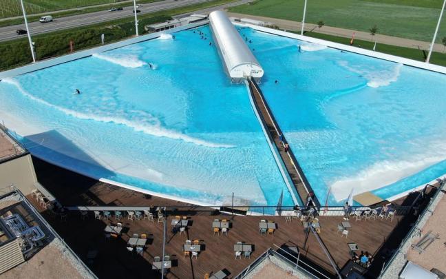 Instalaci&oacute;n de Wavegarden con su pionero sistema de depuraci&oacute;n del agua.