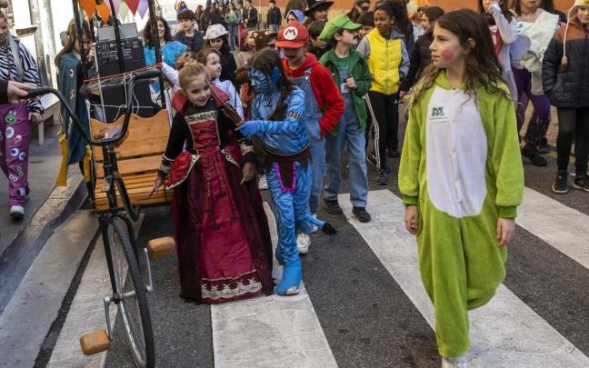 Pamplona celebra su carnaval: Puska Biltza, Kantuz, pintxopote... Pamplona celebra su carnaval: Puska Biltza, Kantuz, pintxopote...