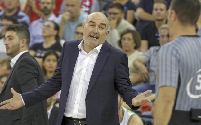 Jaume Ponsarnau en el partido contra el Granada