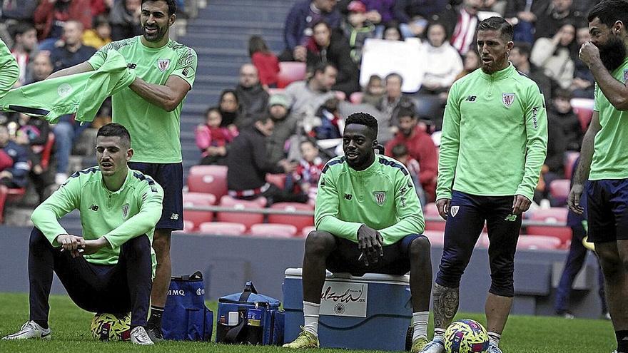 Oihan Sancet, Mikel Balenziaga, Iñaki Williams, Iker Muniain y Asier Villalibre, en el entrenamiento abierto al público en San Mamés.