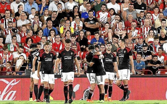 Los jugadores de Osasuna celebran el gol de Chimy Ávila. | FOTO: EFE Los jugadores de Osasuna celebran el gol de Chimy Ávila. | FOTO: EFE