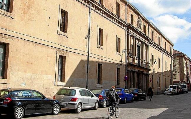 Antiguo Hospicio, en la calle San Vicente de Pa&uacute;l, que espera albergar el centro de salud.