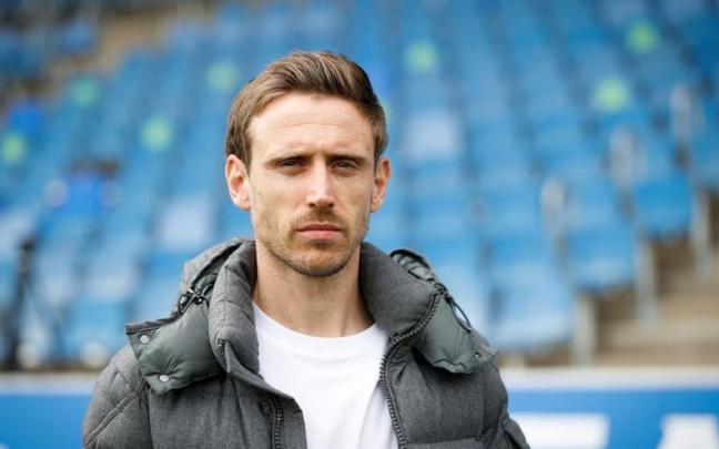 Nacho Monreal posa en el estadio de la Real Sociedad. Nacho Monreal posa en el estadio de la Real Sociedad.