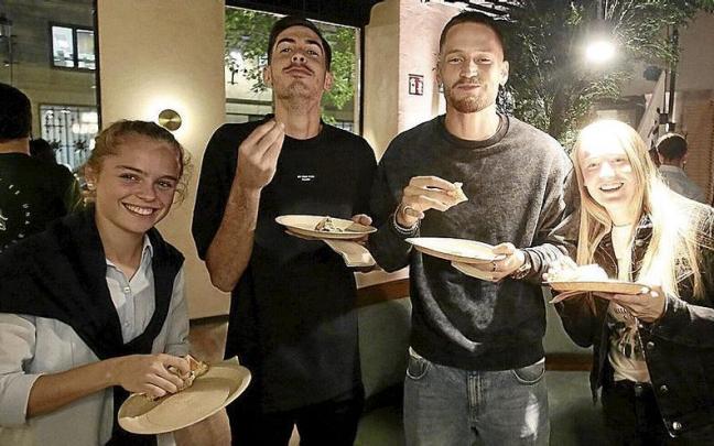 Jugadores realistas en la inauguraci&oacute;n de Grosso Napoletano