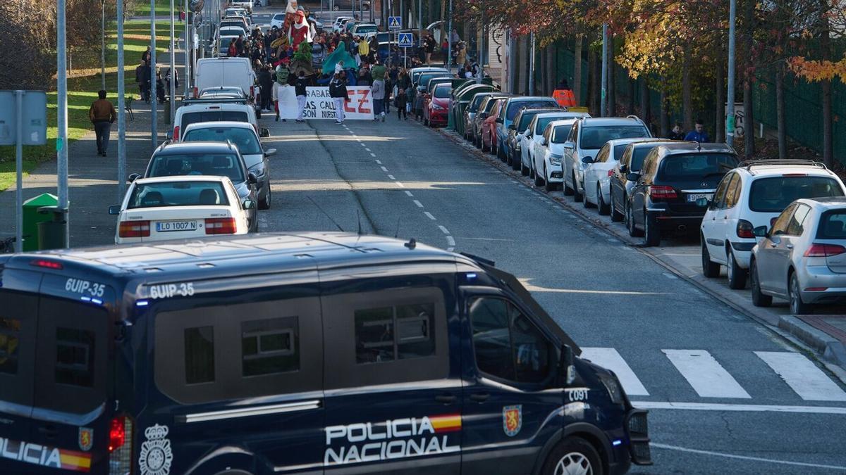 Protesta este fin de semana de la comparsa de gigantes de Mendillorri contra las prohibiciones.