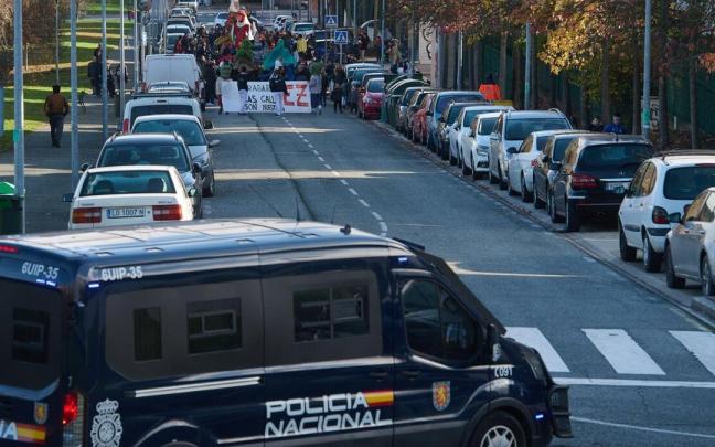 Protesta este fin de semana de la comparsa de gigantes de Mendillorri contra las prohibiciones.