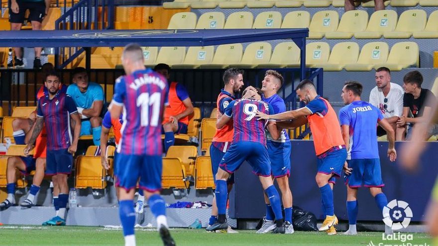 El Eibar empat&oacute; ante el Villarrreal B gracias a un gol del reci&eacute;n inscrito Blanco Leschuk.