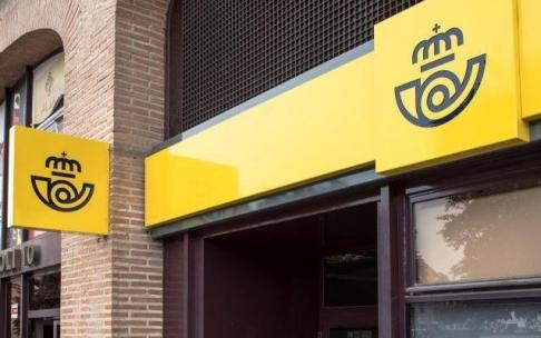 Los exámenes se realizarán mañana a primera hora. Los exámenes se realizarán mañana a primera hora.