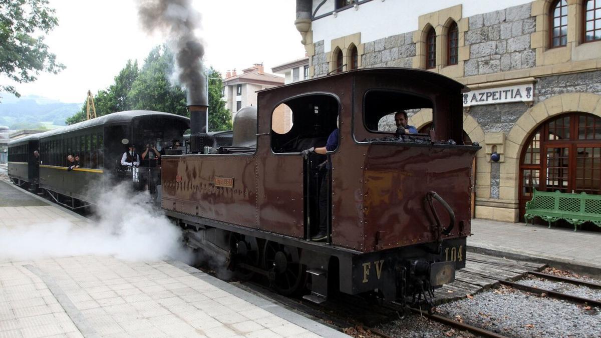 Histórico tren de vapor del Museo Vasco del Ferrocarril