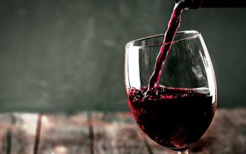 4 personas han muerto en Italia cuando estaban haciendo vino.