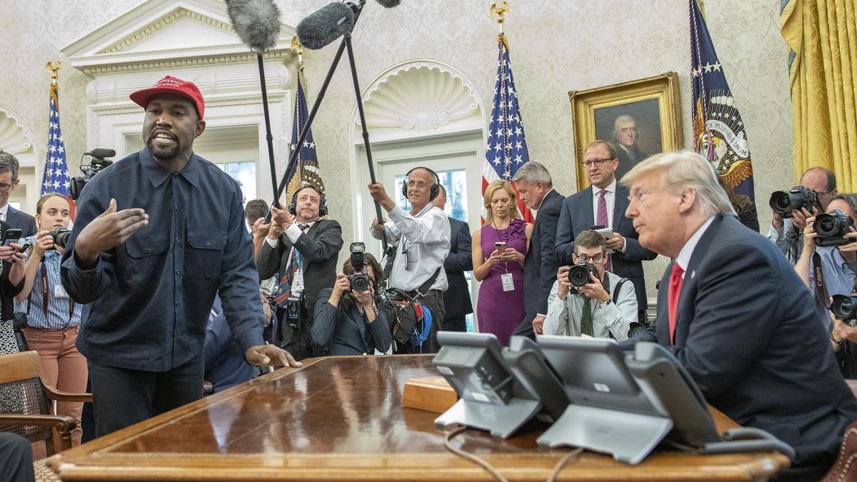 El rapero Ye (anteriormente conocido como Kanye West) y Donald Trump.