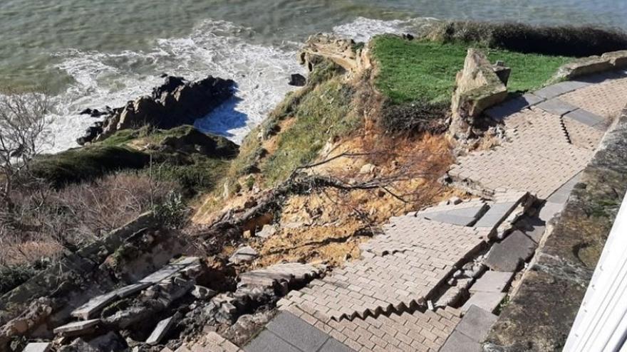 El camino actual se encuentra dañado por desprendimientos en la ladera.