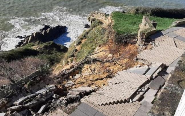 El camino actual se encuentra dañado por desprendimientos en la ladera.