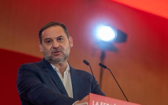 José Luis Ábalos. José Luis Ábalos.