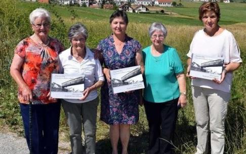 Pascuala Ilincheta, Claudia Merino, Blanca Carballo, Trini Loperena y Marisol Loperena son algunas de las participantes en el proyecto.