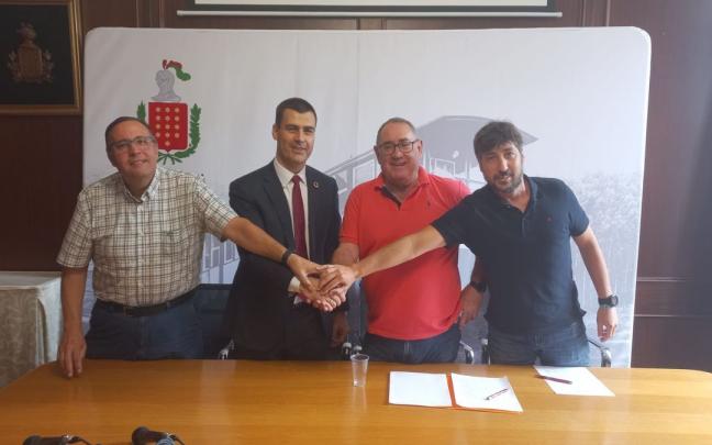 El equipo de gobierno sella el acuerdo de presupuestos.