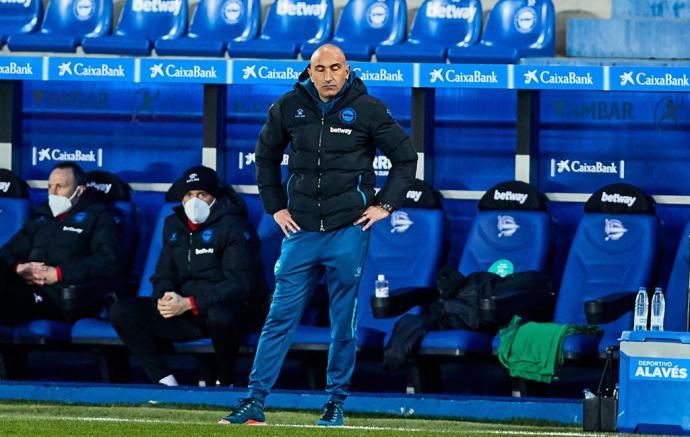 Tras apenas tres meses en el banquillo local de Mendizorroza, Abelardo ha dejado de ser entrenador del Deportivo Alavés