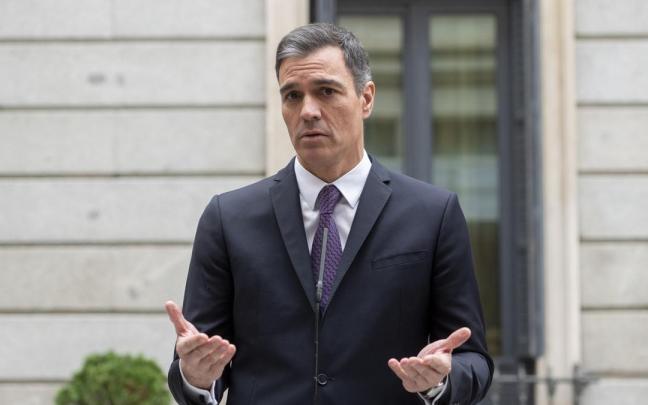 El presidente del Gobierno espa&ntilde;ol, Pedro S&aacute;nchez, ofreciendo declaraciones a los medios en el Congreso de los Diputados