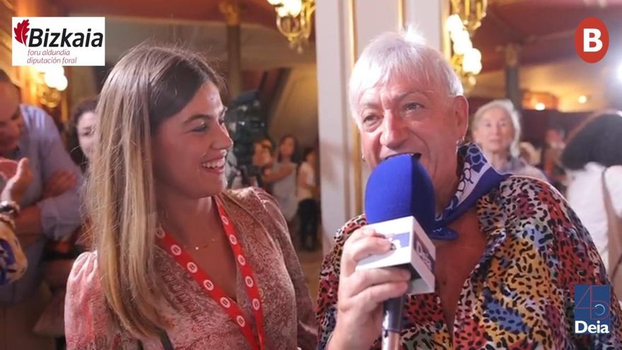 Yaiza Arrizabalaga en compañía de La Otxoa