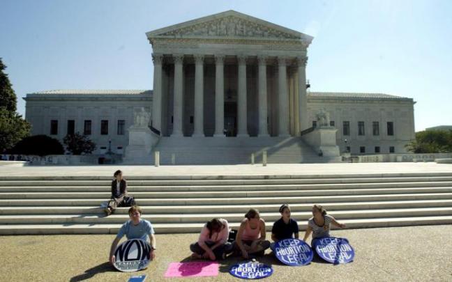 Activistas proaborto frente al Tribunal Supremo de Estados Unidos.