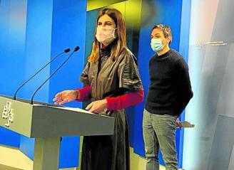 Miren Gorrotxategi, explicando ayer las posiciones de Elkarrekin Podemos-IU. Foto: E.P.