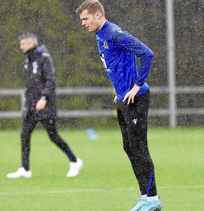 Alexander Sorloth, en un entrenamiento en Zubieta.