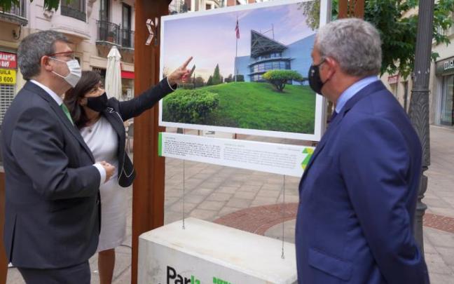 Aburto ha participado en la inauguración de una exposición con motivo de los 35 años del Parque Científico y Tecnológico de Bizk