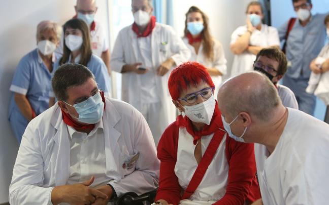La consejera de Salud, junto a Alfredo Martínez y Iosu Labandeira. La consejera de Salud, junto a Alfredo Martínez y Iosu Labandeira.