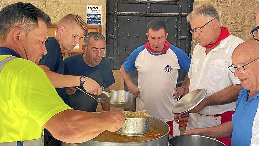 Momento en el que comenzaron a servir la comida.