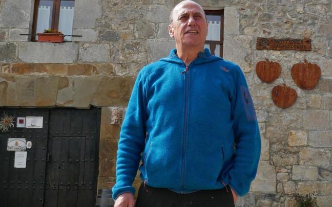 Inaxio Beguiristain en el exterior de Martitxonea sagardotegia, en Aldatz. Inaxio Beguiristain en el exterior de Martitxonea sagardotegia, en Aldatz.