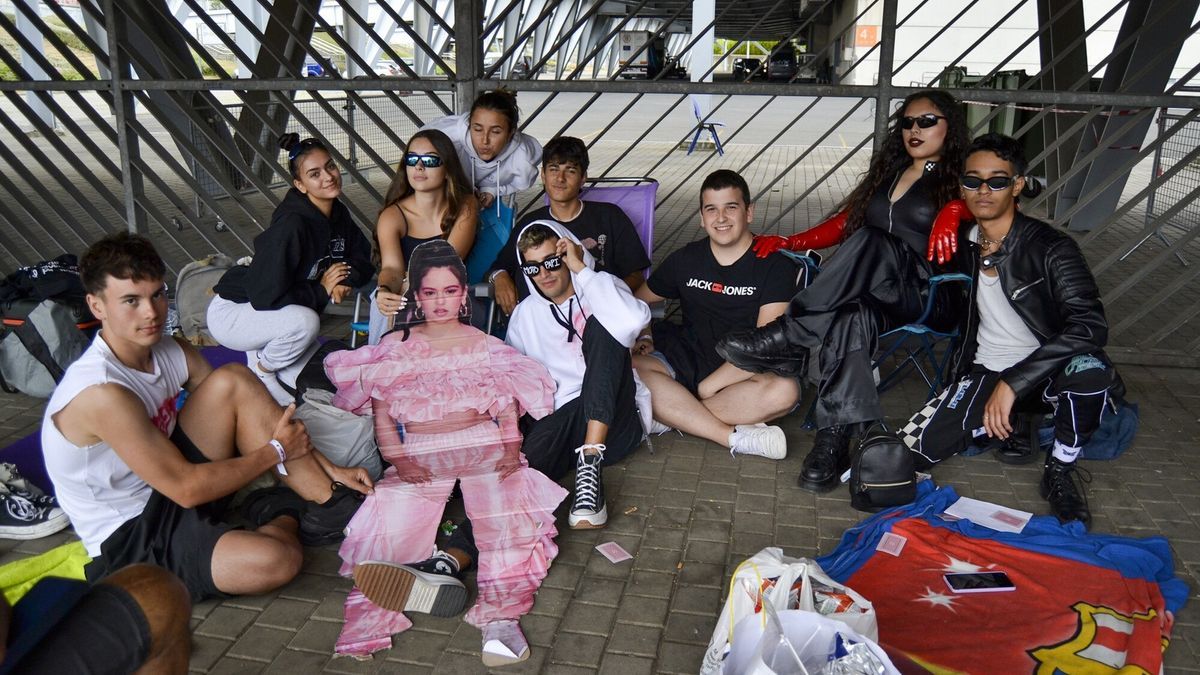 Grupo de amigos canarios esperando a la apertura de pista