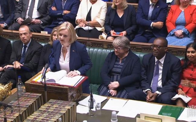 Liz Truss en el parlamento británico. Liz Truss en el parlamento británico.