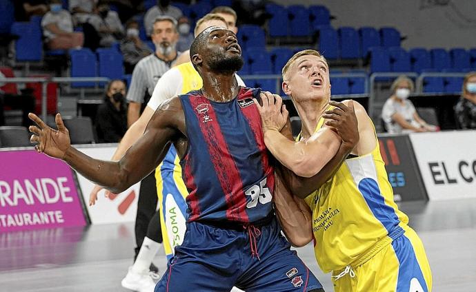 La superioridad física del Baskonia bajo los aros puede marcar la diferencia ante el Fuenlabrada. Foto: Alex Larretxi