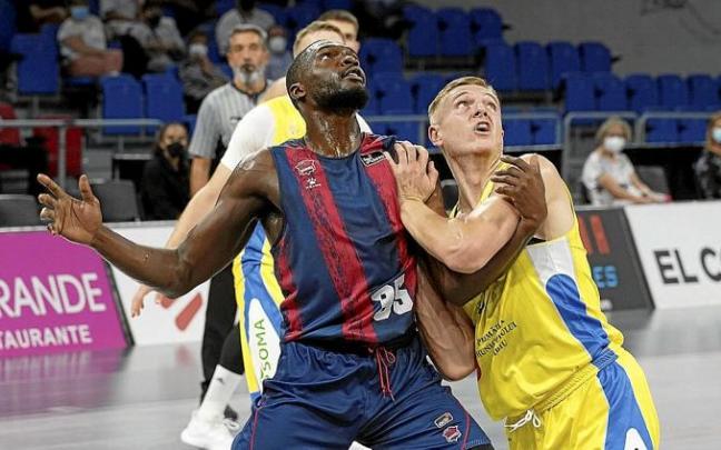 La superioridad física del Baskonia bajo los aros puede marcar la diferencia ante el Fuenlabrada. Foto: Alex Larretxi La superioridad física del Baskonia bajo los aros puede marcar la diferencia ante el Fuenlabrada. Foto: Alex Larretxi