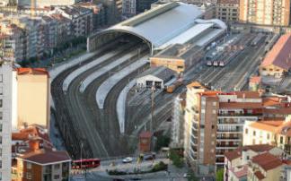 Aburto tacha de "inaceptable" la propuesta de Arriola de una estación del TAV provisional