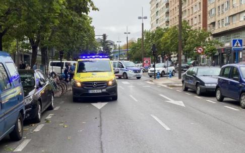 Una ambulancia en el lugar del accidente