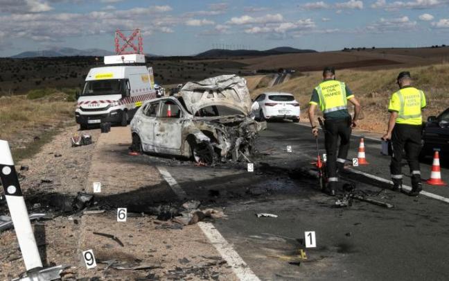 Imagen de los vehículos implicados en el accidente de tráfico en la N-122.