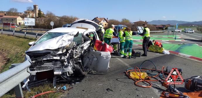 Accidente de este sábado entre el cruce de Estibaliz y Argandoña.