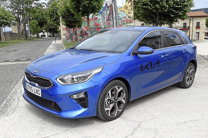 El Kia Ceed, que a finales de verano tiene prevista una actualización, sigue siendo un ejemplo perfecto de compacto moderno, práctico, dinámico y de calidad. Fotos: T.P.